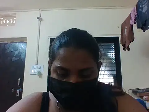 Snapshot of Hotmilfxox chatting on 05.16.26 Hotmilfxox online show from 05.16.26