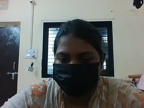 Snapshot of Hotmilfxox chatting on 05.26.26 Hotmilfxox online show from 05.26.26
