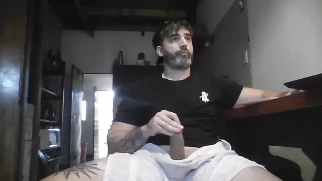 Snapshot of ozzypsico13 chatting on 06.12.26 ozzypsico13 online show from 06.12.26