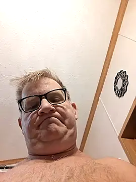 Snapshot of J83560Jason chatting on 10.31.25 J83560Jason online show from 10.31.25