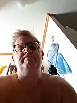 Snapshot of J83560Jason chatting on 11.05.25 J83560Jason online show from 11.05.25