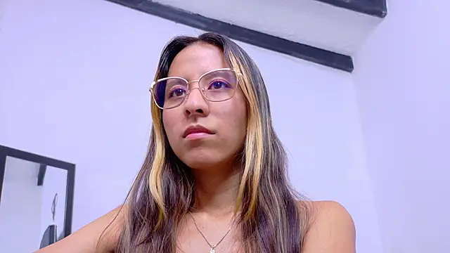 Skinny hottie18 online show from 01.22.25