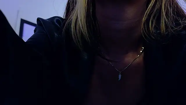 Skinny hottie18 online show from 02.10.25