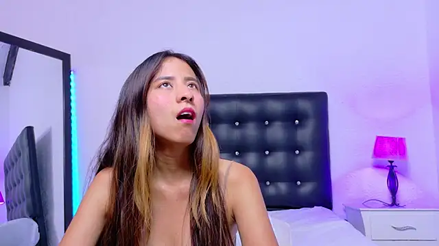 Skinny hottie18 online show from 09.09.25