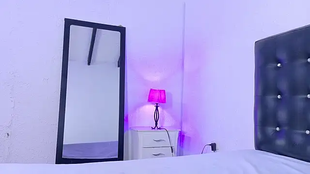 Skinny hottie18 online show from 07.10.26