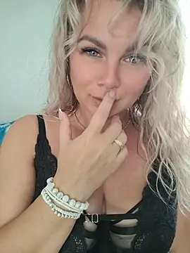 candy queeen online show from 06.25.26