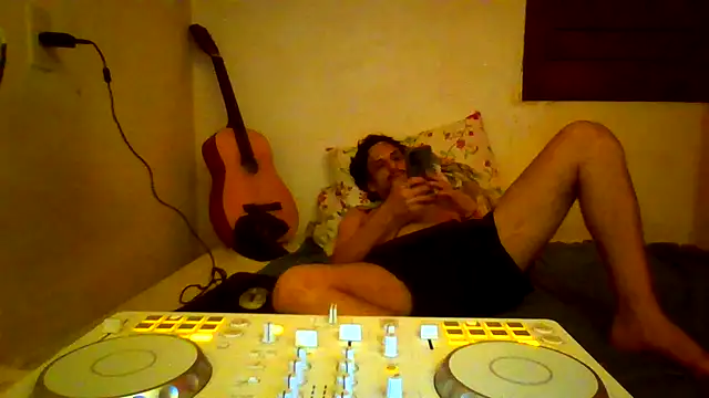 couplemilk online show from 06.02.26