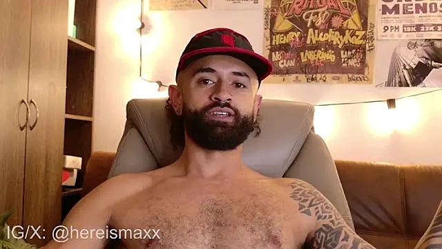 Snapshot of MaxG__ chatting on 12.02.25 MaxG online show from 12.02.25