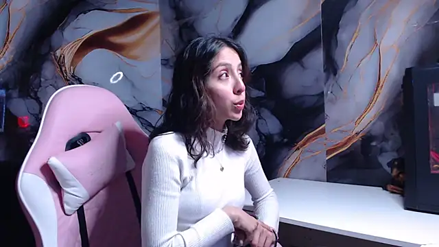 Snapshot of ling_ling24 chatting on 10.02.25 ling ling24 online show from 10.02.25