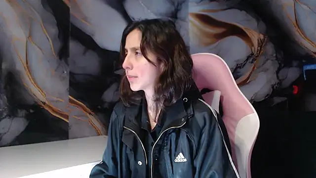 Snapshot of ling_ling24 chatting on 10.15.25 ling ling24 online show from 10.15.25