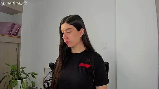 Snapshot of Nadiaa_ chatting on 02.13.25 Nadiaa online show from 02.13.25