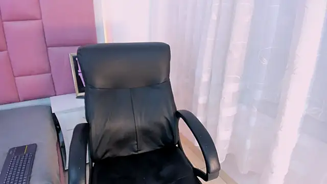 StormiHills online show from 03.03.25