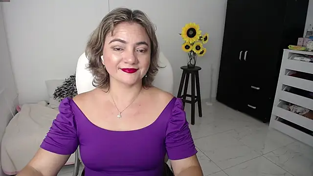 Snapshot of Ghada_milf chatting on 02.08.25 Ghada milf online show from 02.08.25