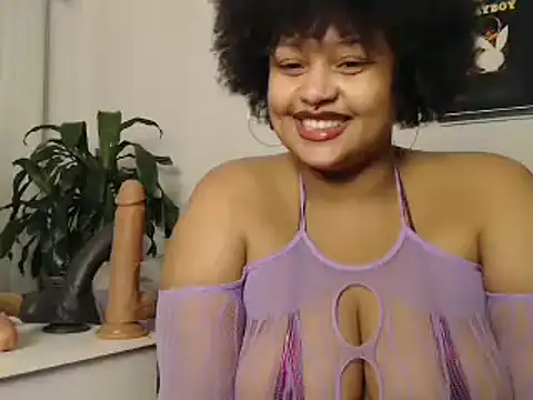 Snapshot of TheeVixxxen chatting on 01.08.25 TheeVixxxen online show from 01.08.25