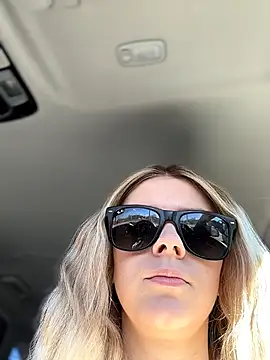 Love Bri online show from 04.10.26