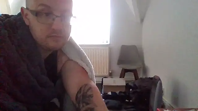 Snapshot of 666closetbiboy chatting on 04.11.26 666closetbiboy online show from 04.11.26