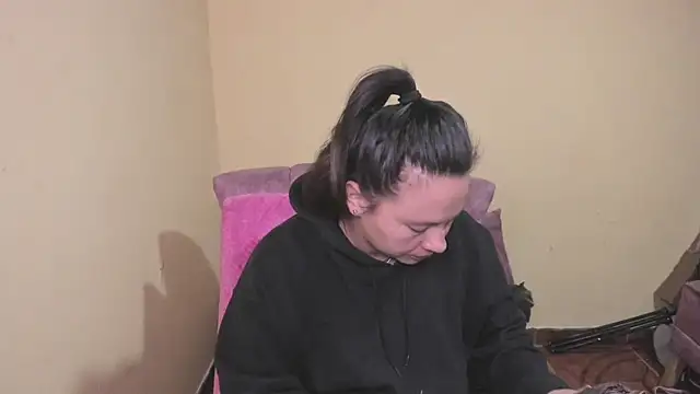 lauraguzman online show from 07.03.26