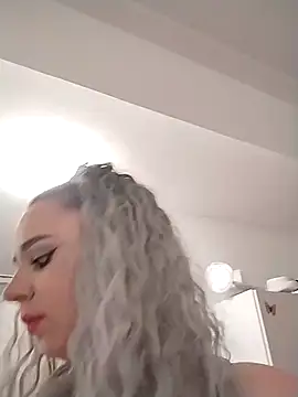 AdelinaJude online show from 02.20.26