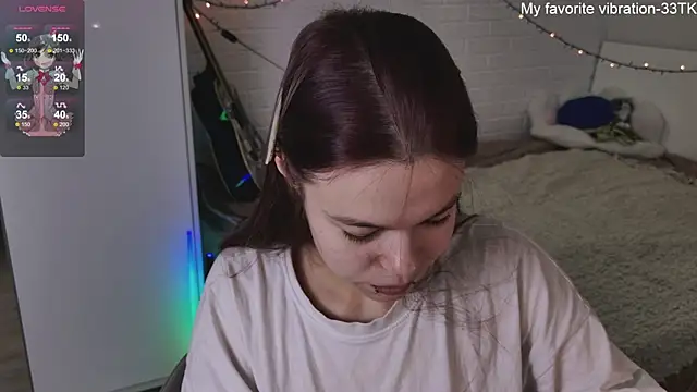 Snapshot of ValBae chatting on 12.28.24 ValBae online show from 12.28.24