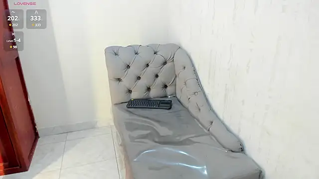 Snapshot of sky_swette chatting on 01.28.25 sky swette online show from 01.28.25