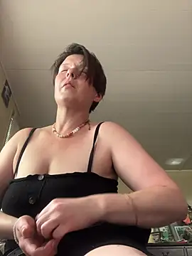 Snapshot of KatieBARBiE98 chatting on 06.22.26 KatieBARBiE98 online show from 06.22.26