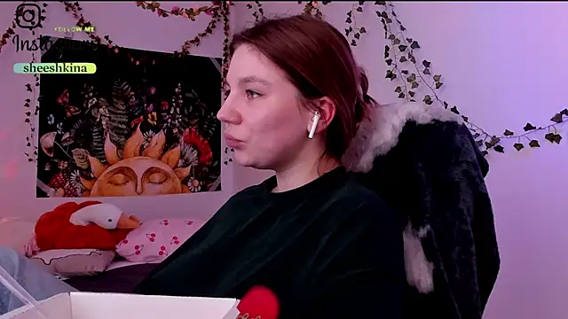 Snapshot of somejgirl chatting on 12.25.24 somejgirl online show from 12.25.24