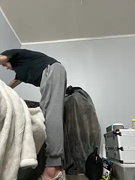 UtopianMisfit1 online show from 04.11.26