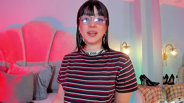 Snapshot of sweeet_peach chatting on 09.29.25 sweeet peach online show from 09.29.25