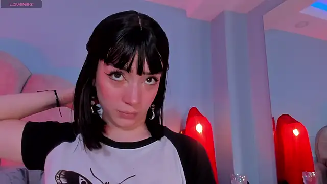 Snapshot of sweeet_peach chatting on 10.14.25 sweeet peach online show from 10.14.25