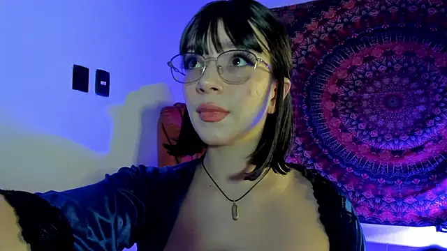 Snapshot of sweeet_peach chatting on 11.07.25 sweeet peach online show from 11.07.25