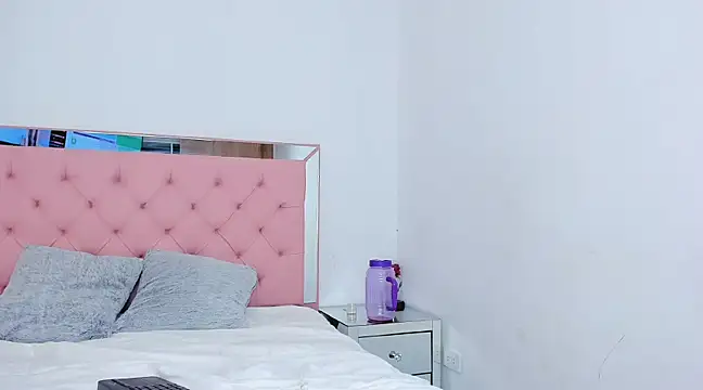 Snapshot of _violetadulce chatting on 03.22.25 violetadulce online show from 03.22.25