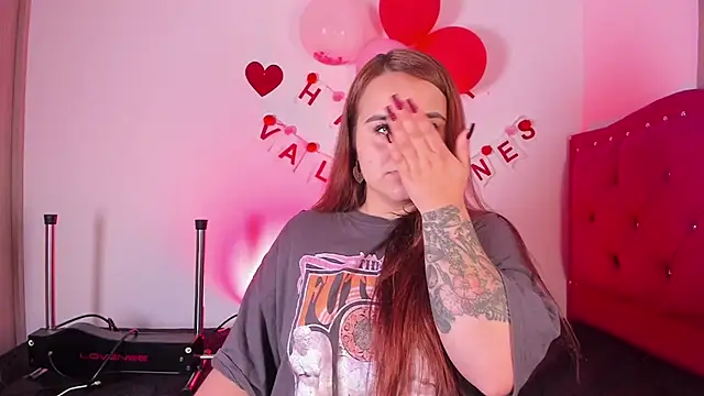 Snapshot of evy_orange1 chatting on 02.12.25 evy orange1 online show from 02.12.25