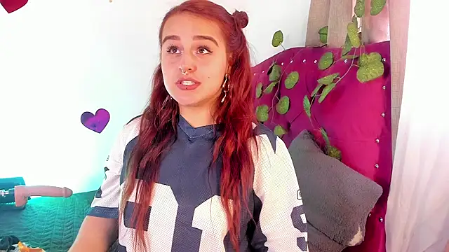 Snapshot of evy_orange1 chatting on 02.25.25 evy orange1 online show from 02.25.25