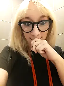 Snapshot of Giuliana_baby chatting on 01.16.25 Giuliana baby online show from 01.16.25