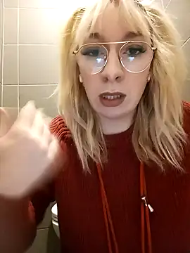 Snapshot of Giuliana_baby chatting on 01.31.25 Giuliana baby online show from 01.31.25