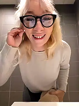 Snapshot of Giuliana_baby chatting on 02.14.25 Giuliana baby online show from 02.14.25