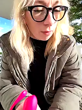 Snapshot of Giuliana_baby chatting on 02.15.25 Giuliana baby online show from 02.15.25