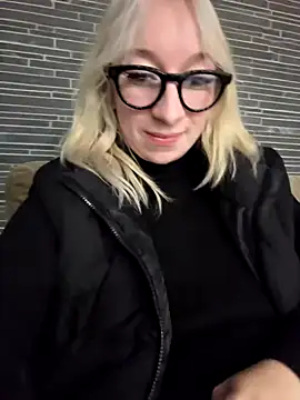 Snapshot of Giuliana_baby chatting on 02.16.25 Giuliana baby online show from 02.16.25