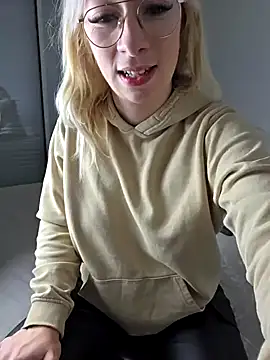 Snapshot of Giuliana_baby chatting on 02.17.25 Giuliana baby online show from 02.17.25