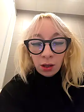 Snapshot of Giuliana_baby chatting on 02.19.25 Giuliana baby online show from 02.19.25