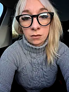 Snapshot of Giuliana_baby chatting on 03.19.25 Giuliana baby online show from 03.19.25