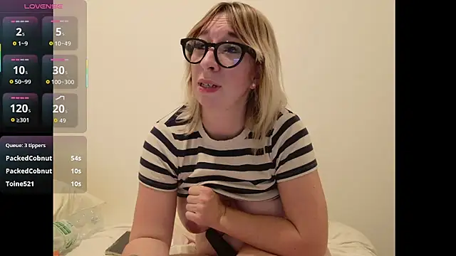 Snapshot of Giuliana_baby chatting on 10.02.25 Giuliana baby online show from 10.02.25