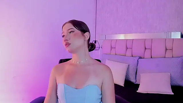 Roxie-Summers11 online show from 01.05.25