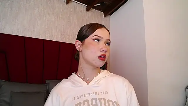 Roxie-Summers11 online show from 01.05.25