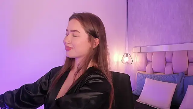 Roxie-Summers11 online show from 01.27.25