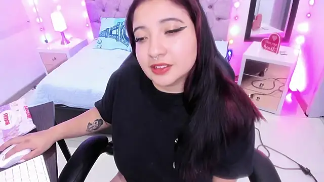 Snapshot of Emma_monserrat chatting on 01.19.25 Emma monserrat online show from 01.19.25