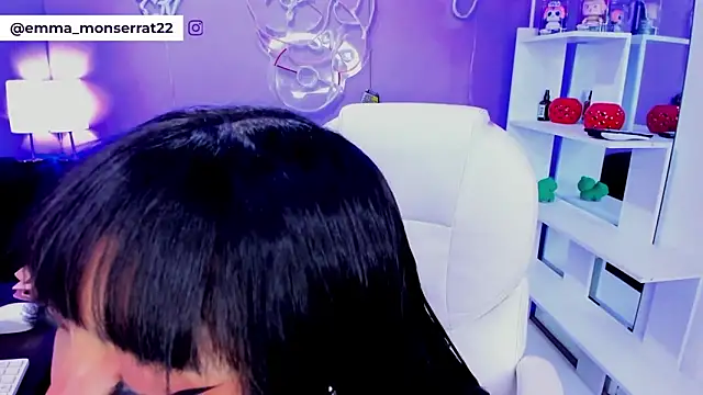 Snapshot of Emma_monserrat chatting on 04.23.26 Emma monserrat online show from 04.23.26