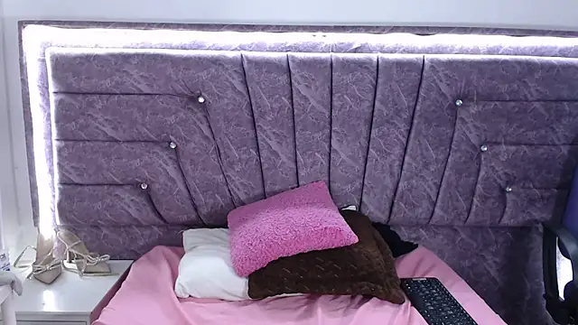 Penelope Fox14 online show from 04.07.26