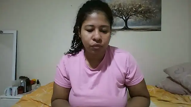 Snapshot of Ivon-09 chatting on 06.18.26 Ivon-09 online show from 06.18.26