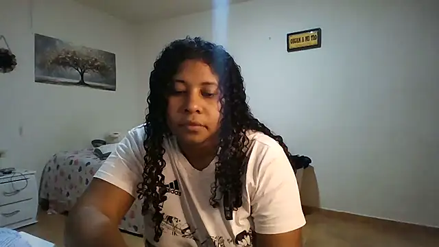 Snapshot of Ivon-09 chatting on 06.26.26 Ivon-09 online show from 06.26.26